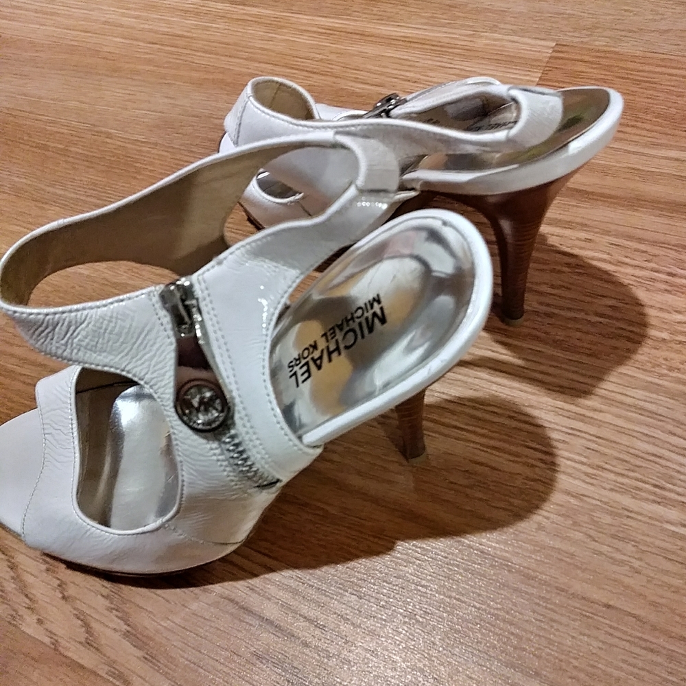 Sandals - Picture 4 of 5